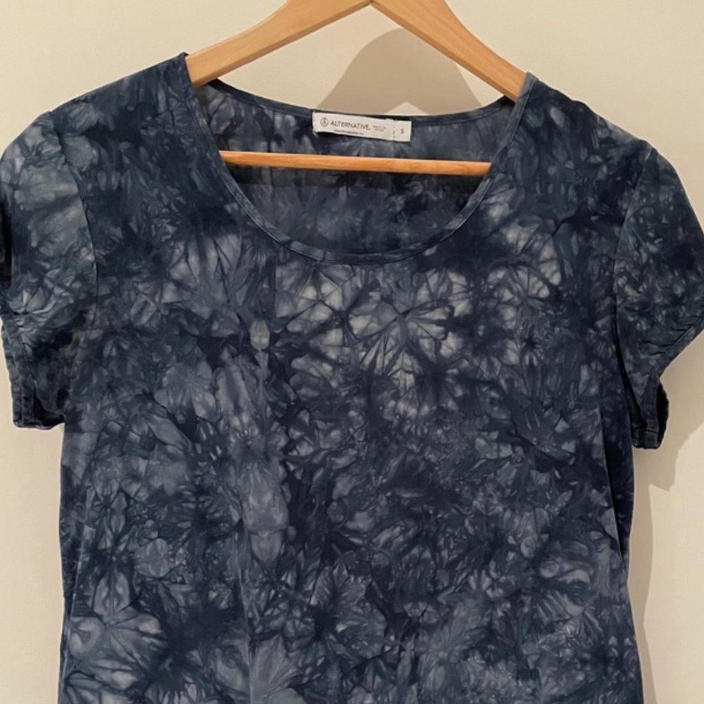 Alternative Apparel indigo tie dye top -- S